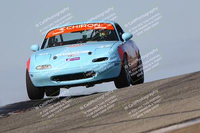 media/Oct-26-2025-CalClub SCCA (Sun) [[8ce1e69566]]/Group 5/Grapevine/